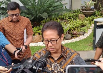 Presiden Jokowi Instruksikan Menkes Turunkan Harga Alat Kesehatan dan Obat-Obatan