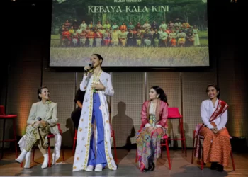 Putri Marino Ajak Generasi Muda Bangga Berkebaya Sehari-hari