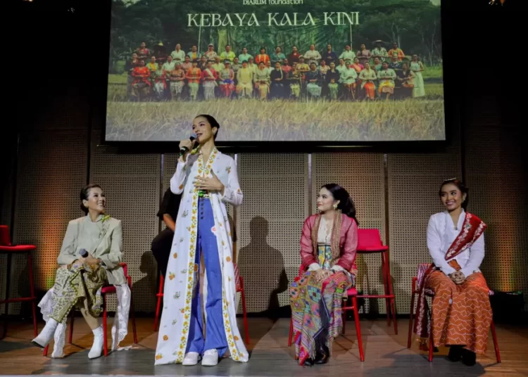 Putri Marino Ajak Generasi Muda Bangga Berkebaya Sehari-hari