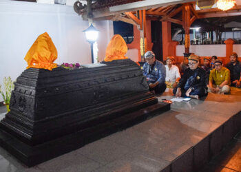 Peringati Hari Jadi Kabupaten Madiun ke-456, PKHN Madiun Ziarah ke Makam Ronggo Jumeno