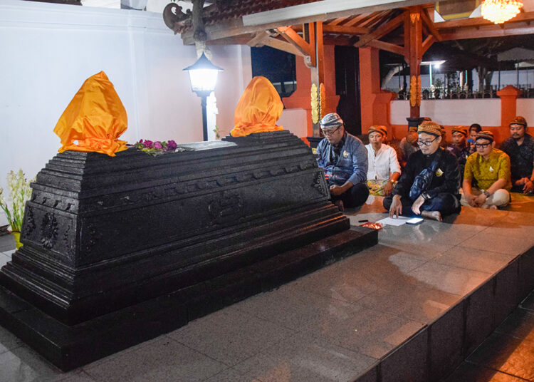 Peringati Hari Jadi Kabupaten Madiun ke-456, PKHN Madiun Ziarah ke Makam Ronggo Jumeno