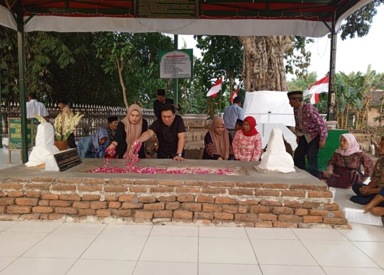 Inda Raya Ziarah ke Makam Reksogati, Ada Apa?