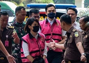 Harvey Moeis dan Helena Lim Resmi Dilimpahkan ke Kejari Jaksel