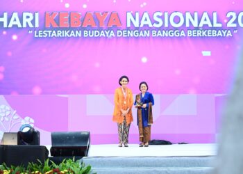 Iriana Jokowi Dianugerahi Ibu Bangsa di Peringatan Hari Kebaya Nasional 2024