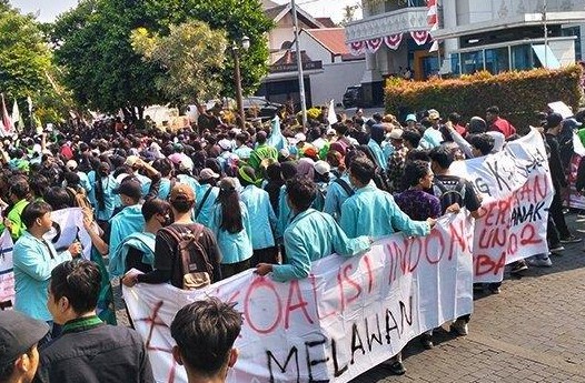 Tolak Revisi UU Pilkada, Ratusan Mahasiswa Solo Raya Gelar Unjuk Rasa Pulangkan Jokowi