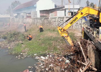 Rawan Banjir, Sungai Bok Malang di Madiun Dikeruk