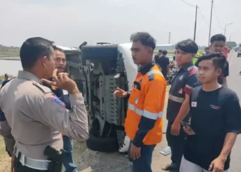 Kecelakaan Beruntun Terjadi di Madiun, Satu Mobil Wuling Terguling Hebat