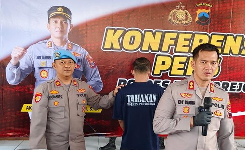Marah Besar, Rumah Mertua di Purworejo Dibakar Habis