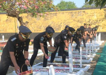 Peringati Hari Pengayoman ke-79, Lapas Pemuda Madiun Gelar Upacara di TMP Madiun