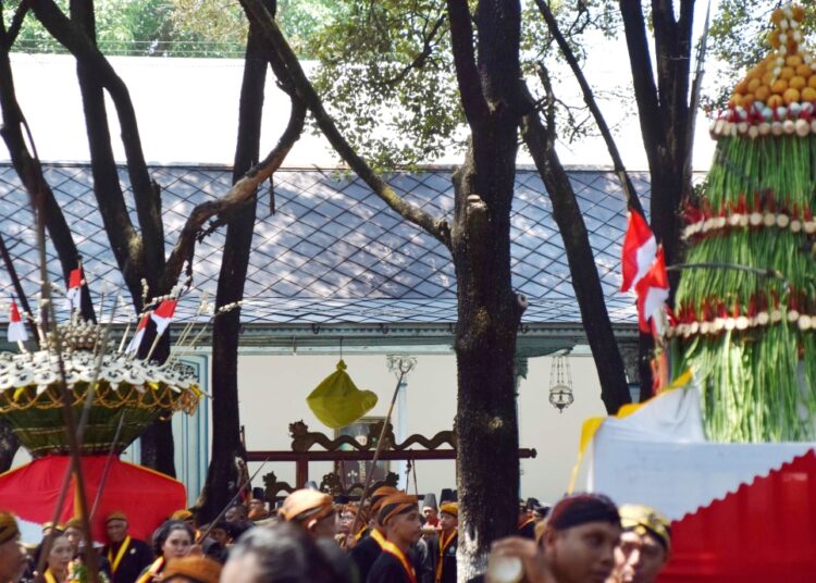 PB XIII Sediakan Empat Gunungan, Ludes Diperebutkan di Sekaten Kraton Surakarta
