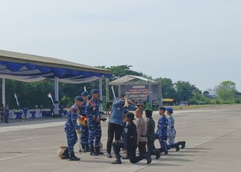 Pj Gubernur Adhy Karyono Tekankan Disiplin Tanpa Kekerasan dalam Pembaretan SMA Taruna Angkasa Jatim
