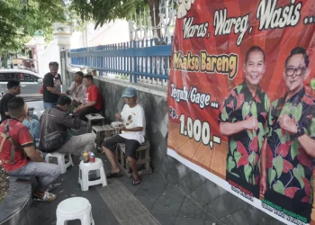Dukung Teguh-Bambang, Kader PDIP Solo Suguhkan Bakso Murah Rp1.000/Porsi