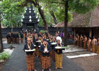 Pengageng Keputren Pimpin Sadranan Paku Buwana XII di Makam Raja Raja Imogiri