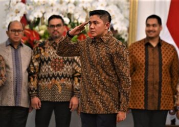 Resmi Dilantik Presiden Prabowo, Mayor Teddy Jabat Setkab RI