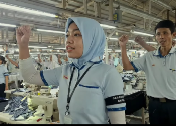 Kenakan Pita Hitam, Ribuan Karyawan Sritex Gaungkan Semangat Kebangkitan