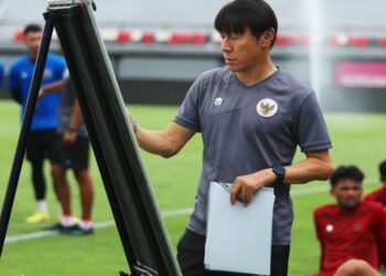 Shin Tae-yong Ajak Pesepak Bola Indonesia Pertajam Teknik Dasar dan Jaga Sikap