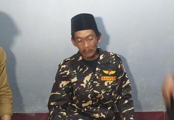 Tolak Banyak Tawaran Umroh Dari Nitizen, Penjual Es Teh Viral Lebih Pilih Ini