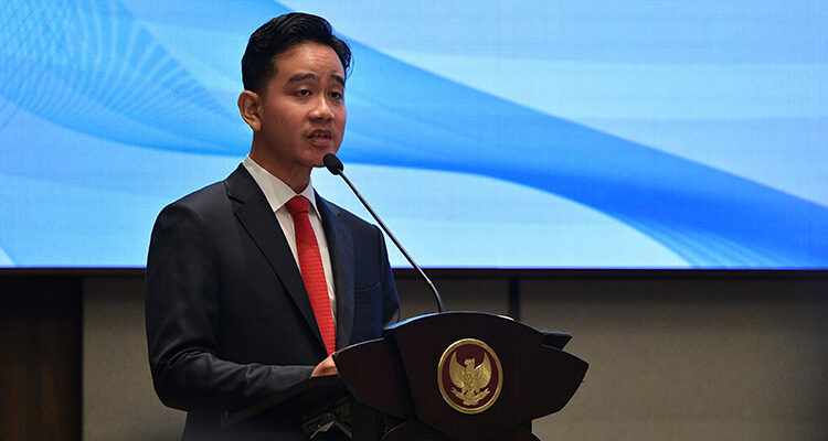 Gibran Tegaskan Laporkan Jika Ibadah Natal Dipersulit!