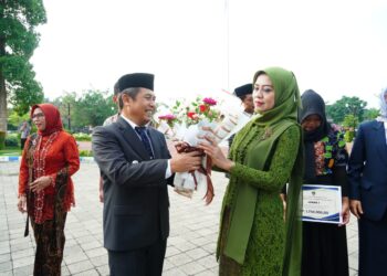 Khidmat dan Anggun: Upacara Hari Ibu ke-96 di Kabupaten Madiun Dipimpin Perempuan