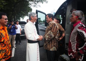 Pj Gubernur Jateng Sampaikan Pesan Kasih dan Toleransi di Perayaan Natal 2024