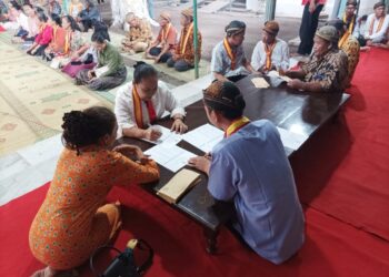 Bungah, Abdi Dalem Kraton Surakarta Terima Gaji