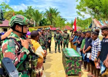 Pendekatan Humanis Satgas Yonif 501 Bawa Delapan Anggota KKB Kembali ke Pangkuan NKRI