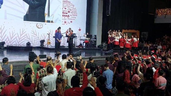 Gibran Sampaikan Salam Natal dari Presiden Prabowo di GBI Solo
