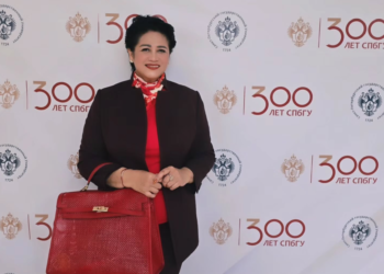 Soroti Penetapan Tersangka Hasto, Connie Rahakundini Singgung Kasus Pencucian Uang Kakak-Adik