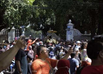 Meriah! 12 Kereta Kuda Hiasi Kirab Agung Kraton Surakarta