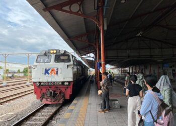 Banjir di Semarang Ganggu Jalur KA, Perjalanan Melalui Daop 7 Madiun Dialihkan