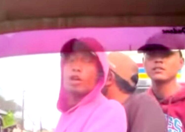 Viral, Tak Terima Karena Disalip, Pemotor Ini Marah Besar