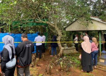 Pastikan Penyebab Kematian, Polda Jateng Bongkar Makam Darso