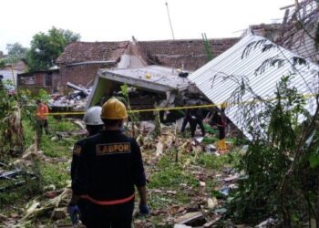 Rumah Hancur Meledak, Benarkah Hanya Karena Sisa Petasan ?