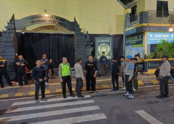 Kapolsek Manguharjo Pimpin Pengamanan Kegiatan Keceran Ratusan Calon Warga Baru PSHW