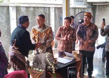 Menteri Kebudayaan Terima Hibah 47 Arca Koleksi Go Tik Swan