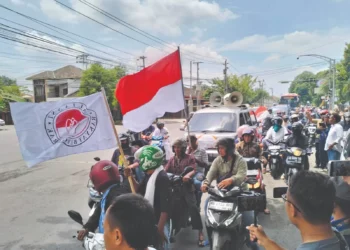 Aliansi Rakyat Bergerak Konvoi di Solo, Desak Jokowi Diadili