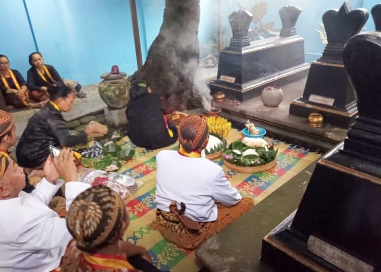Pungkasi Tradisi Sadranan, Kraton Surakarta Ziarah ke Makam Ki Gedhe Sala