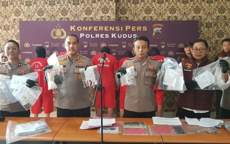 Polres Kudus Amankan 2,11 Gram Sabu dan 916 Butir Obat Terlarang