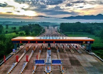 Membelah Enam Pegunungan, Jalan Tol Ini Sajikan Efisiensi Transportasi dan Keindahan Alam yang Menakjubkan