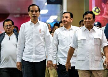 Hadiri Undangan Presiden Prabowo, Jokowi Kenakan Komcad, Ada Apa?
