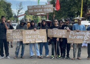 Warga Batang Geruduk Pemkab, Tuntut Perbaikan Jalur Pantura dan Ganti Rugi