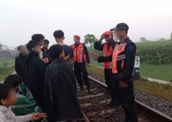 KAI Daop 7 Madiun Ingatkan Bahaya Ngabuburit di Jalur Rel, Warga Diminta Patuhi Aturan