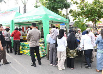Polres Madiun Kota Gelar Bazar Ramadhan Presisi, Warga Antusias Borong Sembako Murah