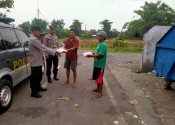 Polsek Kartoharjo Salurkan Zakat Fitrah, Perkuat Kepedulian Sosial di Bulan Ramadan