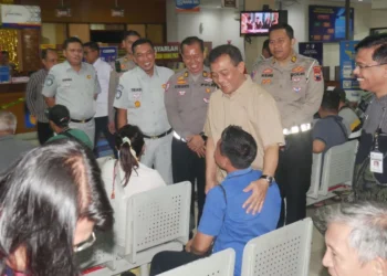 Gubernur Jateng Hapus Denda Pajak Kendaraan, Warga Jateng Antusias Serbu Samsat