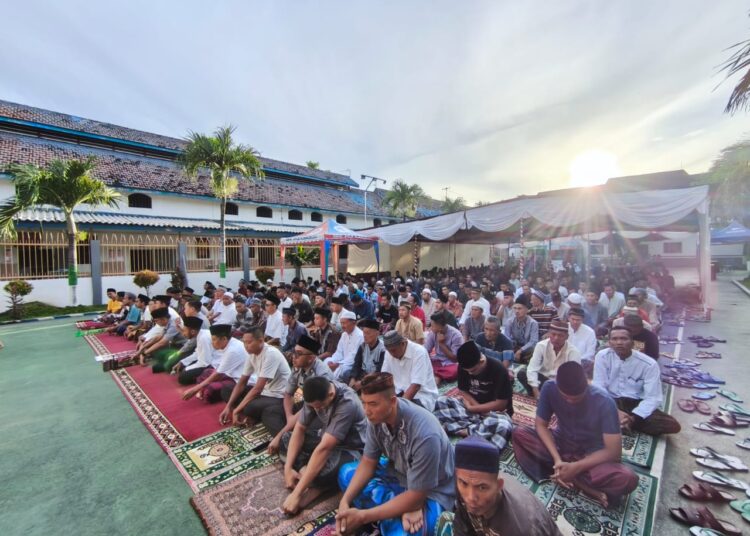 Napi Juga Manusia, Ratusan Napi Rutan Ponorogo Ikuti Sholat Ied