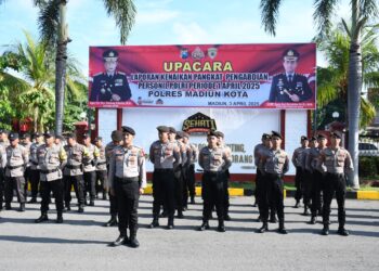 Kompol Rido Terima Kenaikan Pangkat Pengabdian Jelang Purnatugas di Polres Madiun Kota