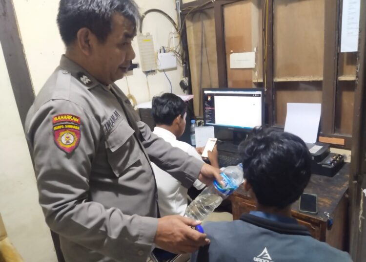 Pemuda Asal Ngrambe Tertangkap Bawa Arak Jowo Ilegal di Sine Ngawi