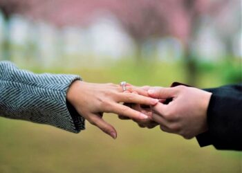 Wow! Luna Maya Say ‘Yes’ to Maxime Bouttier