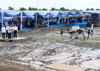 Uji Coba Drone Pertanian, Prabowo Sebut Swasembada Pangan Sudah di Depan Mata